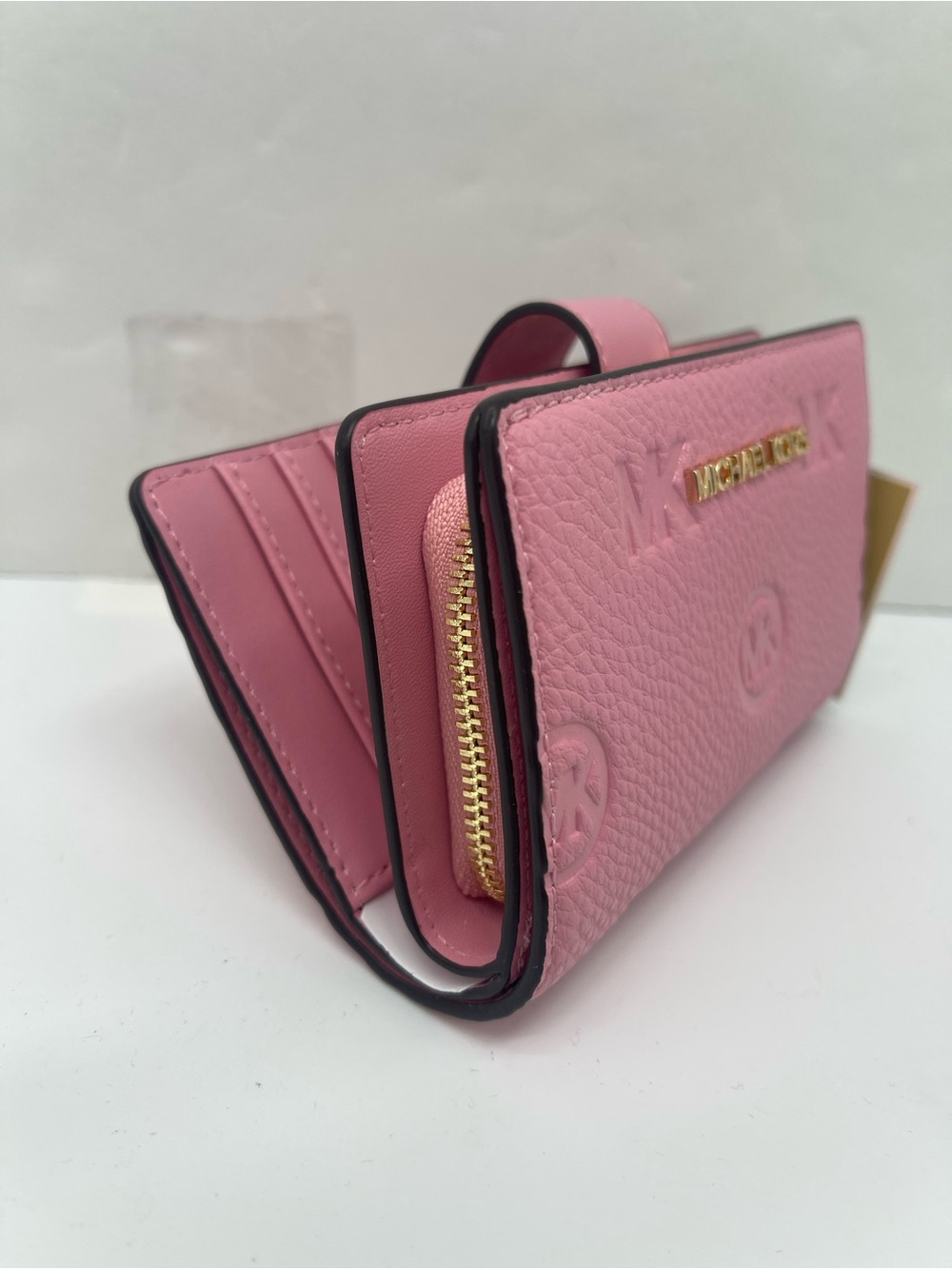 Michael KORS Jet Set Travel Md Zip CN Logo Debossed Bifold Wallet
Carnation 
NWT - Picture 13 of 16